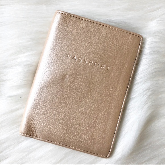 Coach Handbags - Authentic Leather Coach Passport Wallet Coach Handbags - Authentic Leather Coach Passport Wallet